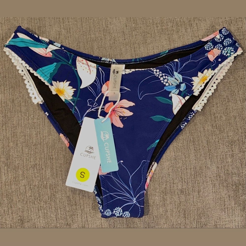 NEW never been worn Cupshe bikini🌺💙